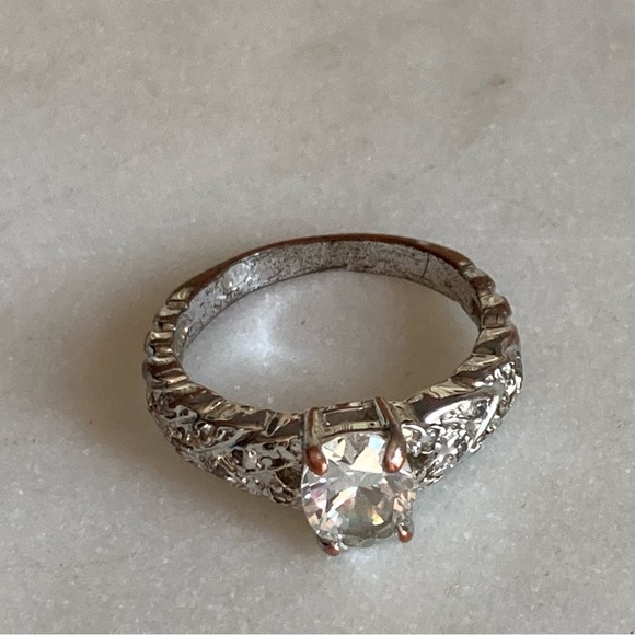 Silver Oval Stone Ring - Picture 2 of 6